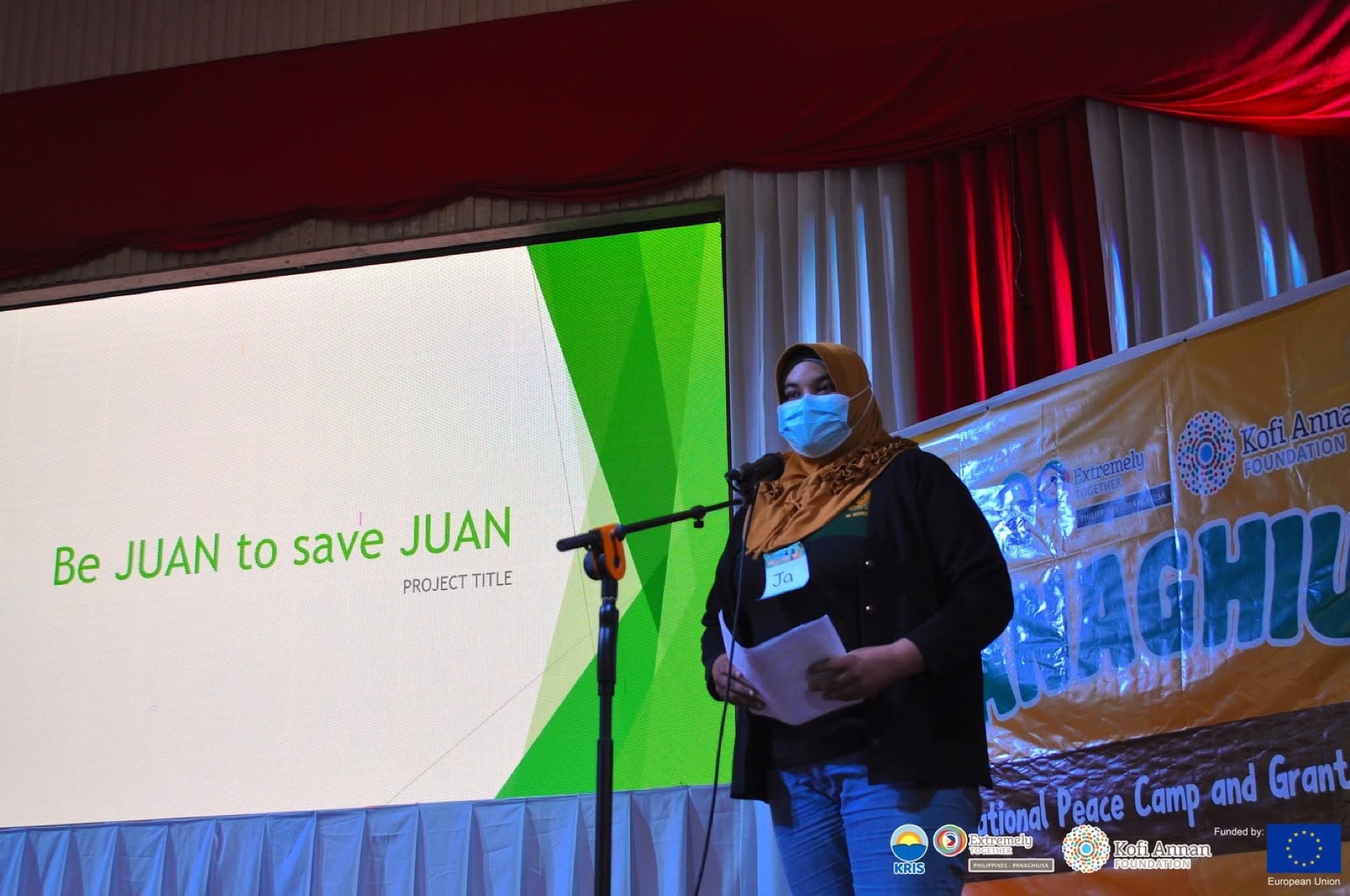 A participant presents her project, Be JUAN to save JUAN.